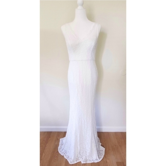 Adrianna Papell Lace V-Neck Wedding Gown Down - Picture 3 of 8